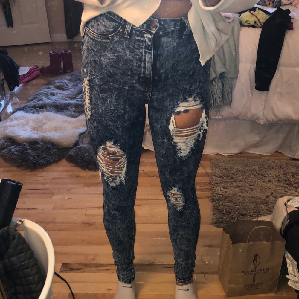Very destroyed blue jeans - Picture 4 of 4
